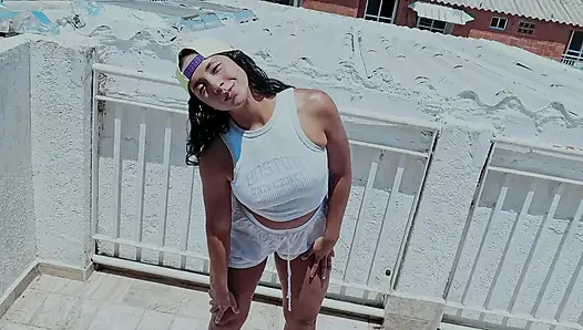 Çamurda Oynadıktan Ve Yeni Spor Ayakkabılarımı Giydikten Sonra açık Havada Götümü Sikiyorum