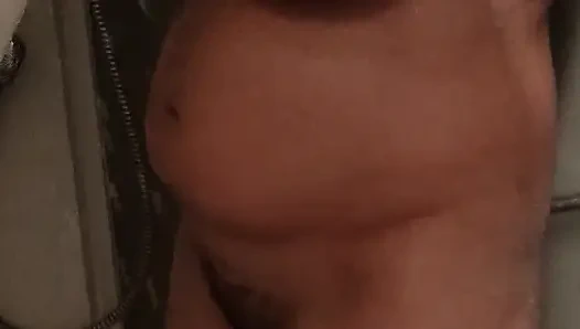 Üvey kız kardeş köyde duş alırken onları izlememi seviyor