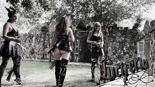 Acıdan titriyor - şeytani gotik çarmıha germe