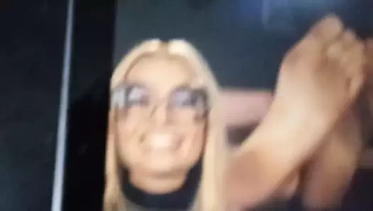 Cum haraç margot robbie'nin kirli tabanları