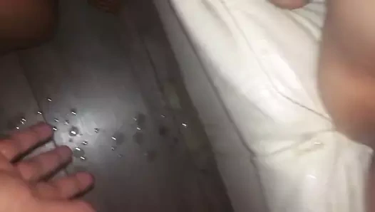 esaret fışkırtma yumruk