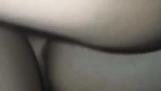 Büyük götlü komşuyla ev yapımı seks