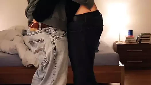 Evde kimse yokken ateşli romantik seks