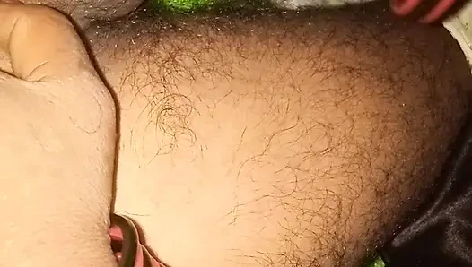 Bhabi ne baiya ke bal saf kiye fir chudai ki