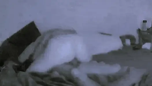 Boşalmam ve onun ateşli dölünü içime hissetmem gerekiyordu.