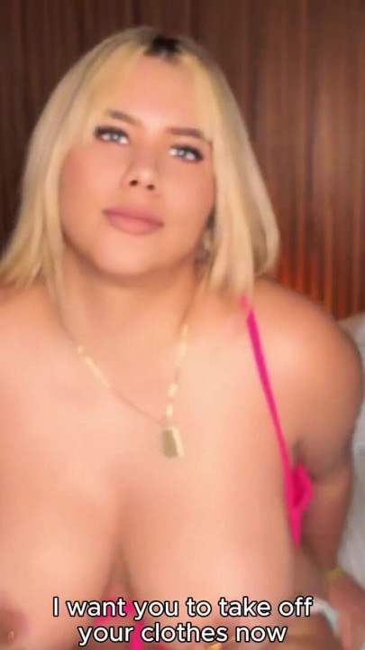 Dezii Gonzalez ayaklarında sperm seven itaatkar, büyük götlü, büyük memeli sürtük - povlatingirl | Klip 1