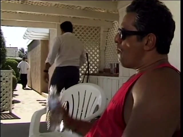 खौफनाक चाचा ने अपने भतीजे को अपने तरीके से भुगतान करने के लिए मजबूर किया और अपनी प्रेमिका को उसकी आंखों के सामने चोदा