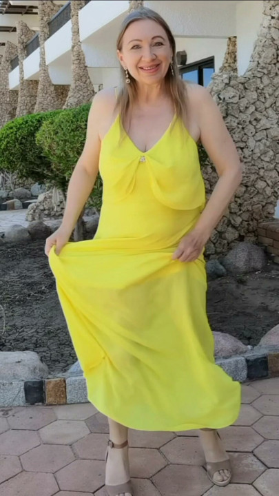 Sarı Elbiseli Hayran