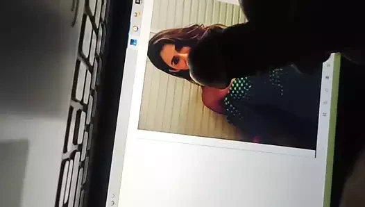 Disha Patni'ye boşalma övgüm