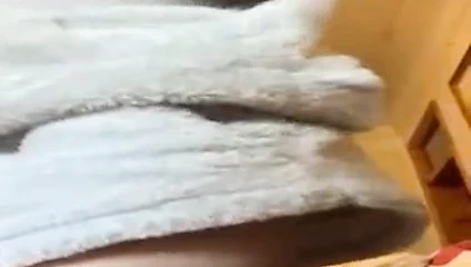 Mutfakta genç sarışın oyun