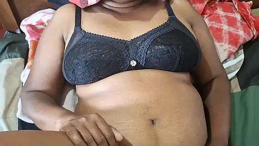 İri göğüslü orta yaşlı seksi üvey anne doğal büyük göğüsler