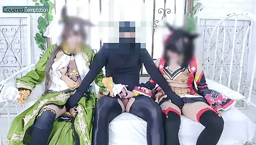 Cosplay yetişkin kadın iki partnerle üçlü seks grup sahnesi