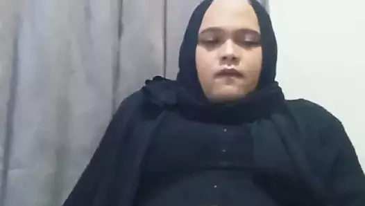 crossdresser tesettür mastürbasyon ve oyun ile buttplug