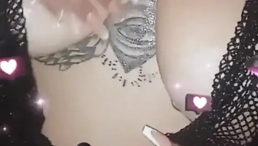 Duş alıyorum ve kendimi ısıtıyorum