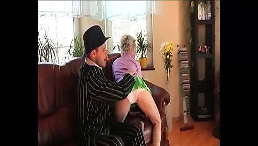 Sarışın Hatun Kanepede Vahşi Parmaklanıyor