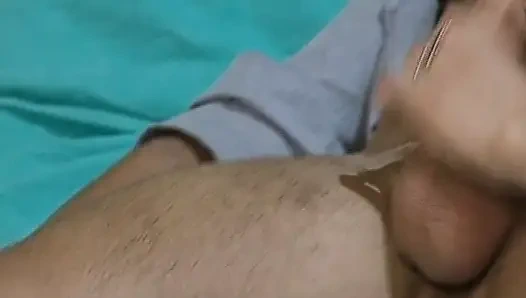 Klasik Alman kızlar anal grup seks için barda sikiliyor