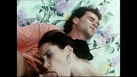 Sürtük kızlar ve büyük yaraklı adamlar: gerçekten sert seks ve heyecan verici grup seks