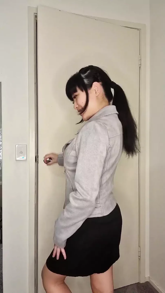 Asyalı orta yaşlı seksi kadın randevudan sonra seninle edepsizce konuşuyor bölüm 2