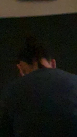 Üvey anne ve üvey oğlu kocasının arkasından seks