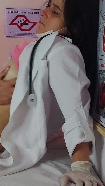 "Hemşirenin önünde çok sert ereksiyon" dan güçlü an