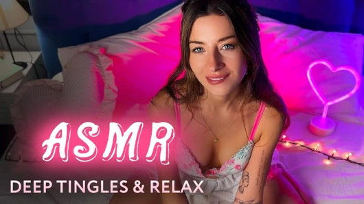 Asmr 🥰 tatlı esmer süper hızlı bir mikrofon dizlerinin üstüne pompalıyor ve seni boşaltıyor. Amy Haze