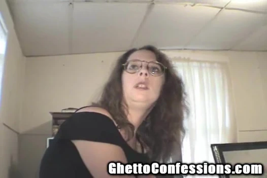 Gözlüklü üvey anne yarak emiyor - kaltak, sarkık memeli fahişe, tren enkazı