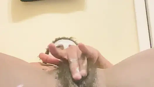 Extremamente com tesão enquanto tomava banho (eu precisava gozar tão mal!)