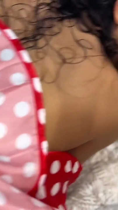Minnie Mouse yarak yemek için hikaye kitabından kaçtı | Klip 1