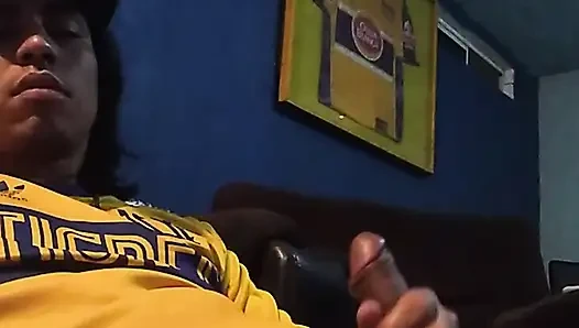 Sabah erken saatlerde penisimle oynuyorum