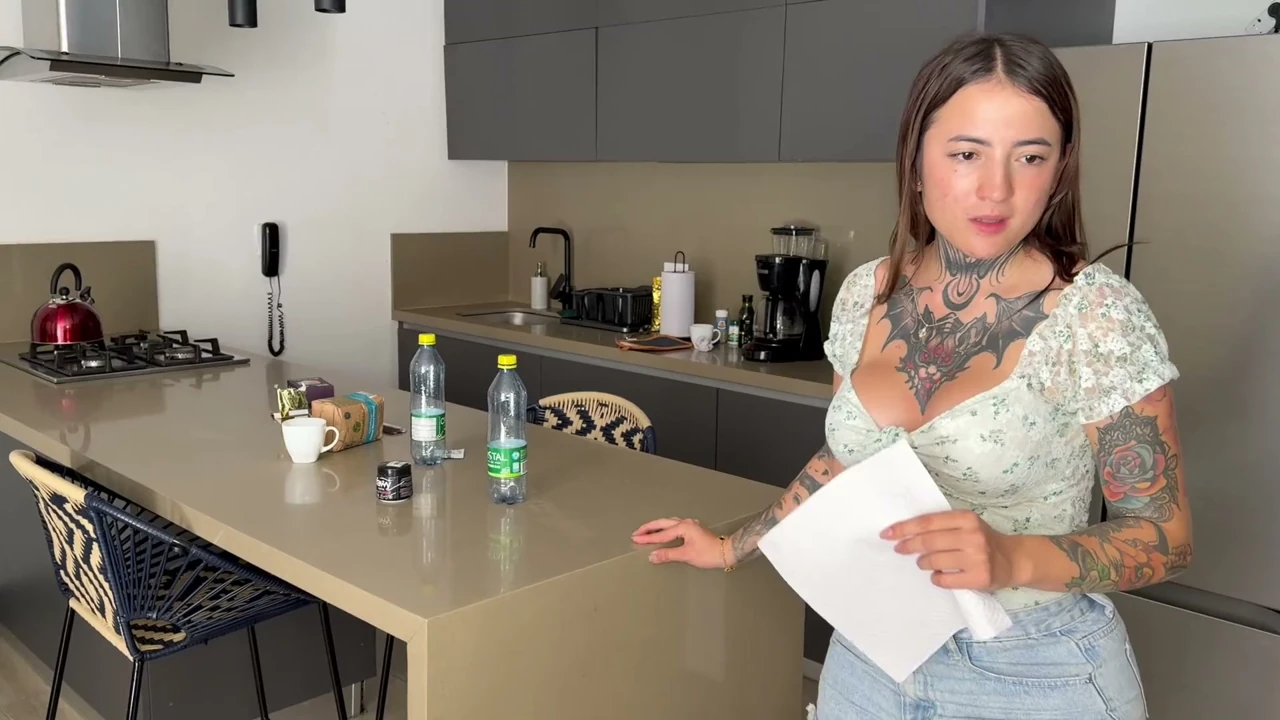 Cleaning girl is surprised with an indecent proposal