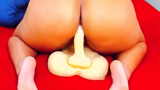Quiero sentarme en tu polla así