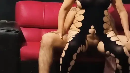 Topuklu Iç Çamaşırı Giymiş Zengin Bir Seks