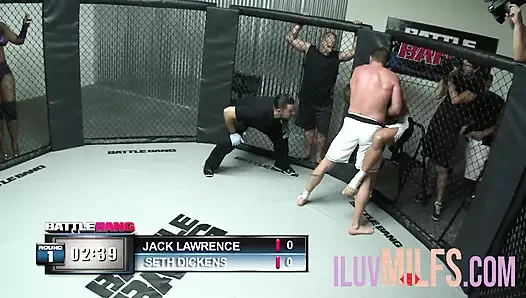 Küçük memeli sarışın bebekle harika seks sahneleri