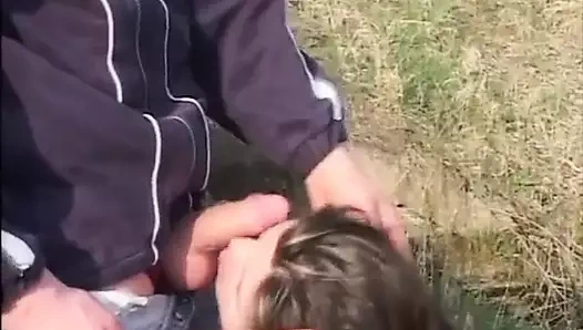 Ateşli yarağa aç sürtüklerle Alman amatör 90'ların açık havada porno videosu vol 2