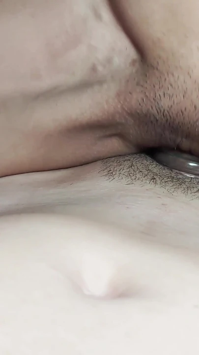 Незабываемый момент из "Белый мужик с большим хуем разделяет стройную и крошечную азиатскую анорексику LBFM и супер худенькую настоящую зрелую"