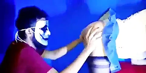 Awek kesakitan