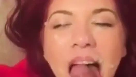 Kızıl saçlı püskürdü