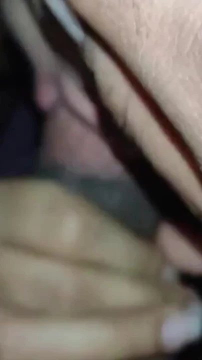 Endonezyalı üvey kız kardeş bana ateşli bir oral seks yapıyor ve ağzıma boşalmamı sağlıyor | Klip 1