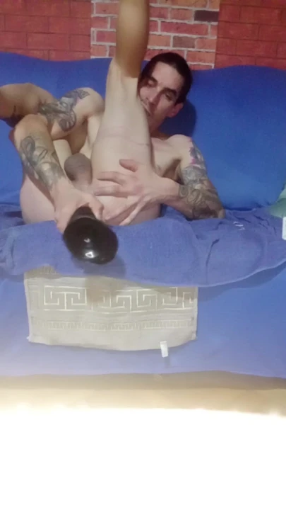 Büyük dildo ev oyunu