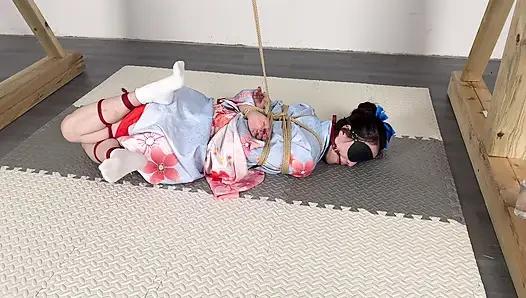 Güneşli bir günde kimono giymenin doruk versiyonu