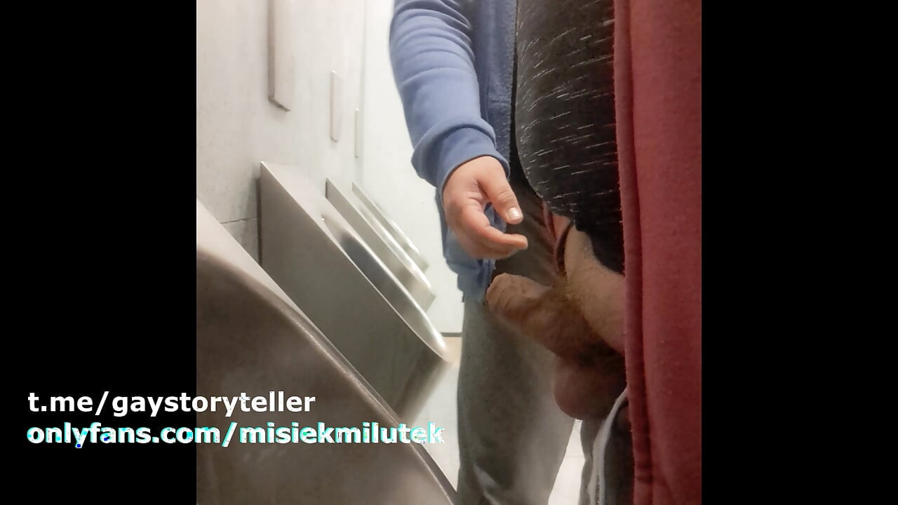 Tuvalet oyuncak ayısında mastrubasyon