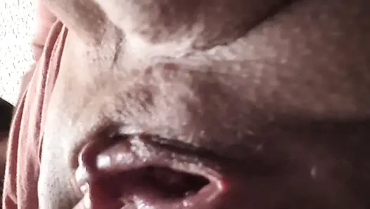 Mastürbasyon yapan gilf anal boncuklar