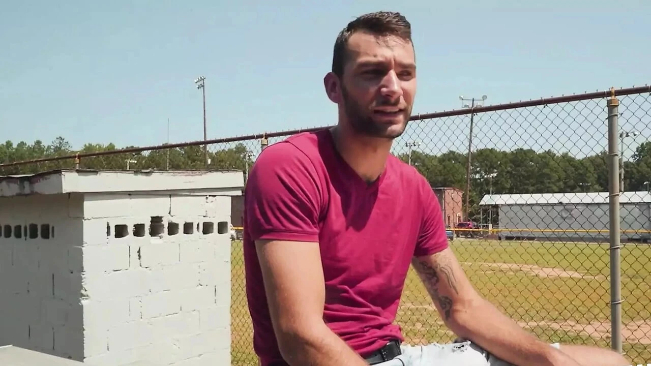 Seamus O'Reilly thuyết phục anh chàng thẳng brian adams để anh ta chăm sóc con cặc của mình - reality dudes