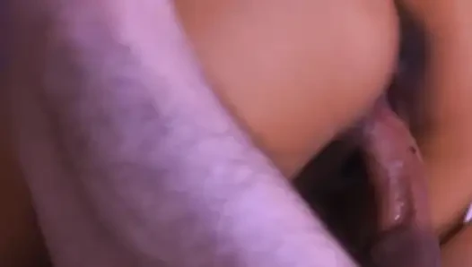 En tatlı ihanet: en iyi arkadaş iş arkadaşının üvey erkek kardeşine biniyor.