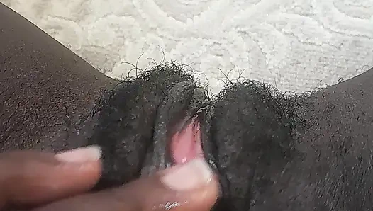 Büyük klitorisli Alman siyah şişman kıllı ıslak amcık yakın çekim