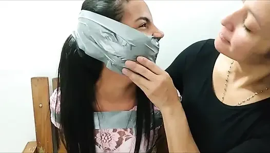 Martinez ile korkunç öğürme eğlencesi!