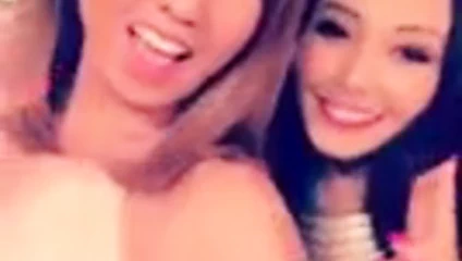 Yasmi sıcak lezbiyen arkadaş