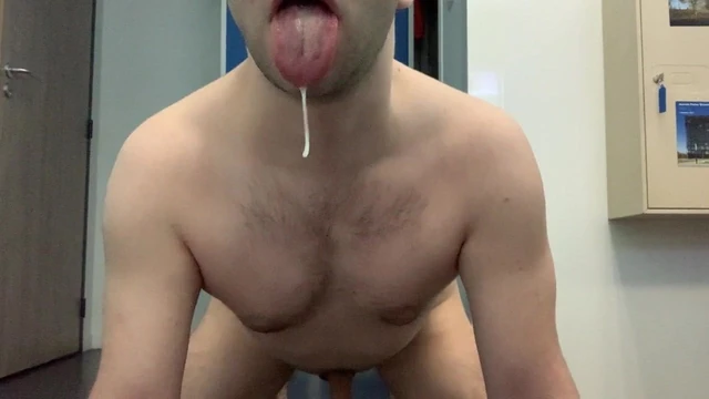 Шлюховатая я умоляю о члене