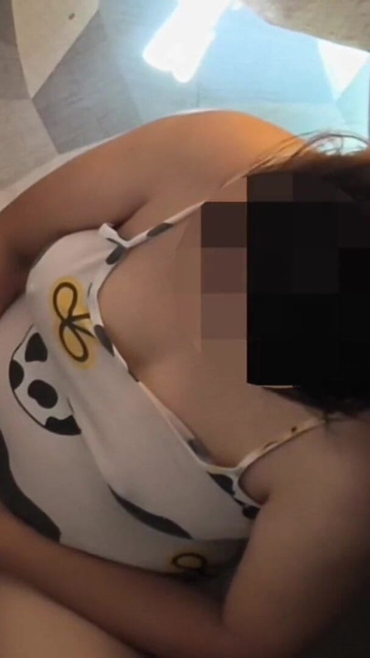 Ben oynarken mobil kayıt tarafından yakalandı viral tertangkap oleh rekaman ponsel gitti. | Klip 1