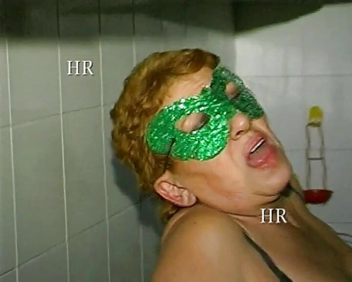 Unpublished Amateur Porn with 90s housewives #6